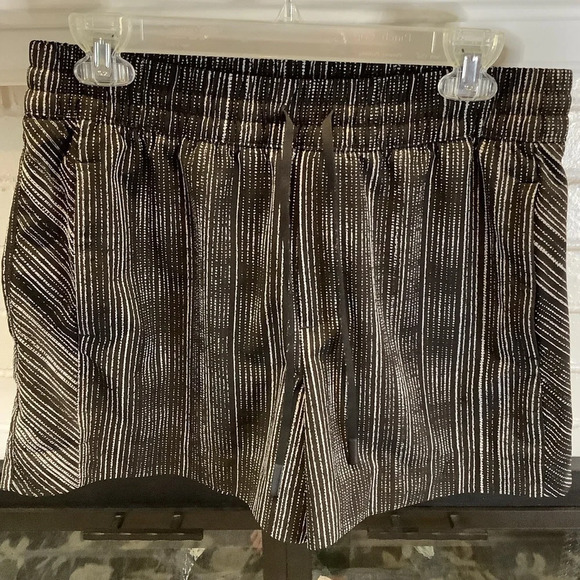 Gorgeous Athleta Sz 8 Athletic Shorts - Picture 1 of 5